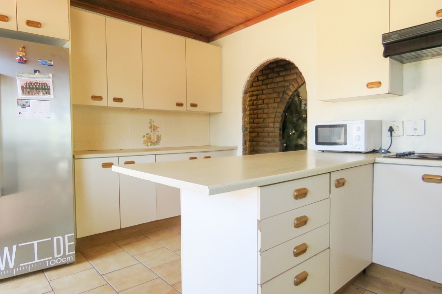 5 Bedroom Property for Sale in Riverton Western Cape